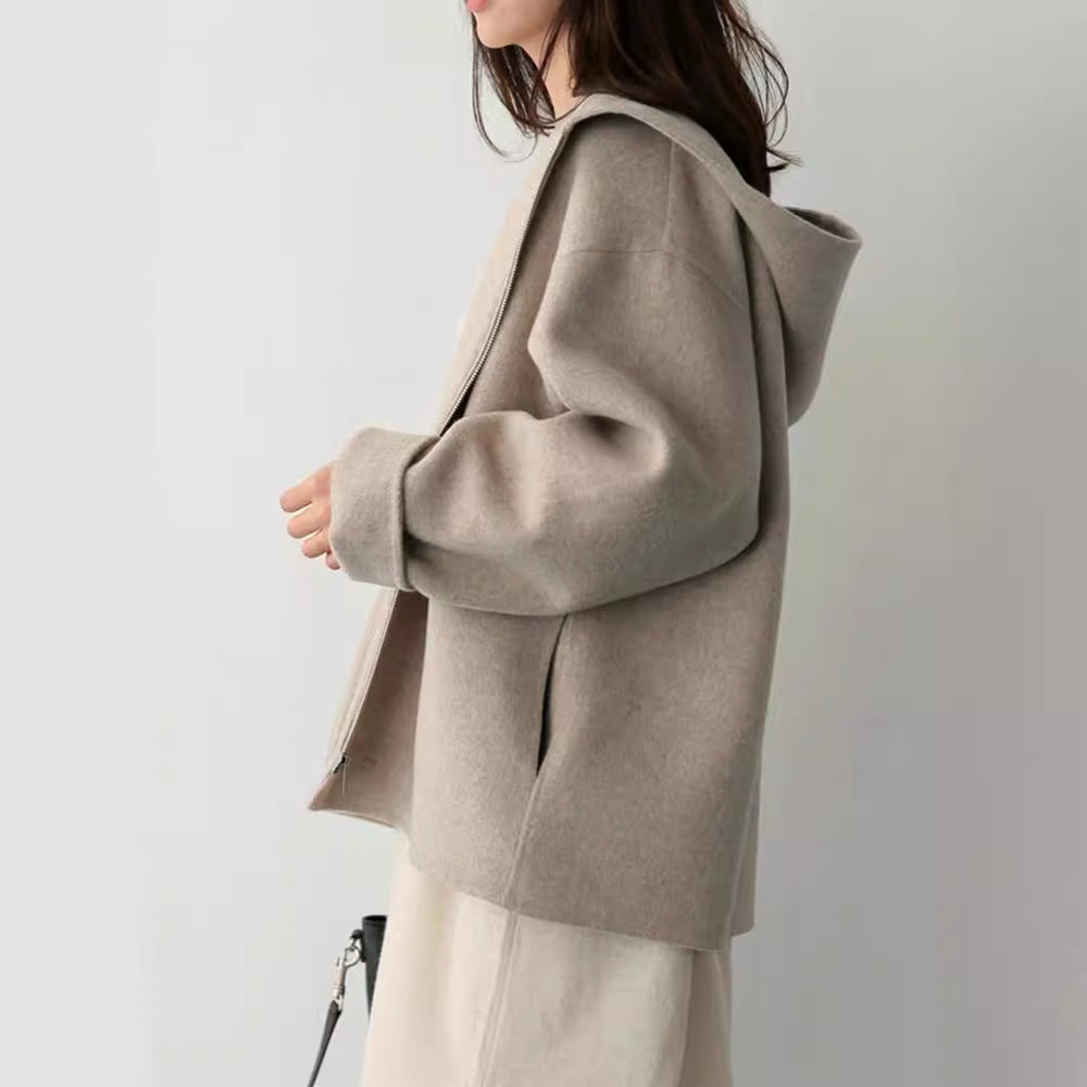 Damer modig och elegant hoodiejacka i mjukt material Mirla-Eva Jonsson