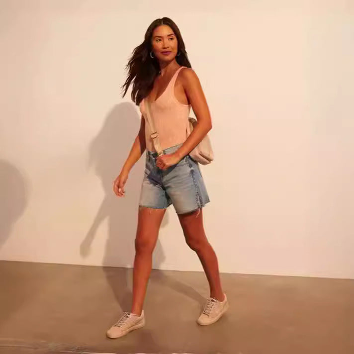 Damer modiga Destroyed Denim-shorts med nitar dekor Mirla-Eva Jonsson