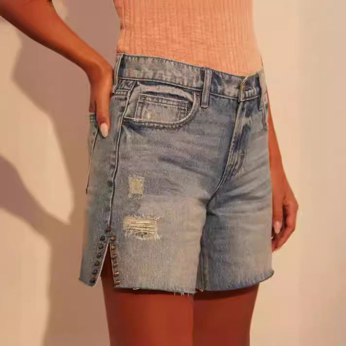 Damer modiga Destroyed Denim-shorts med nitar dekor Mirla-Eva Jonsson
