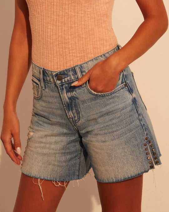 Damer modiga Destroyed Denim-shorts med nitar dekor Mirla-Eva Jonsson