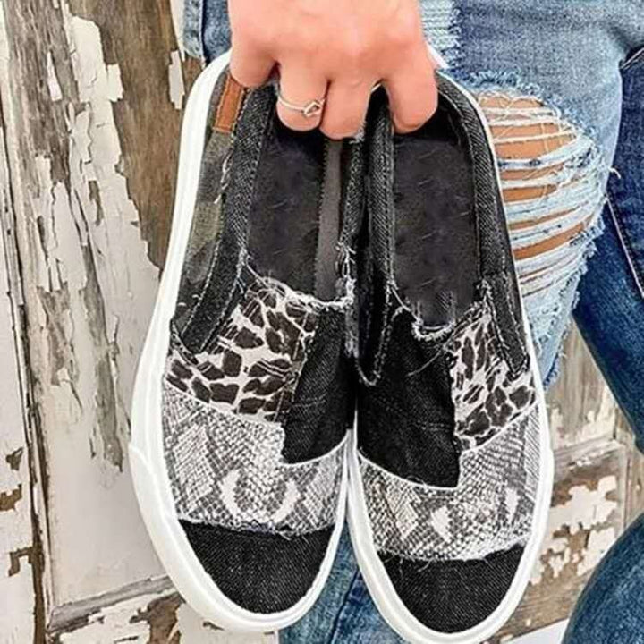Damer modiga Slip-On Sneakers med djurtexturer Mirla-Eva Jonsson