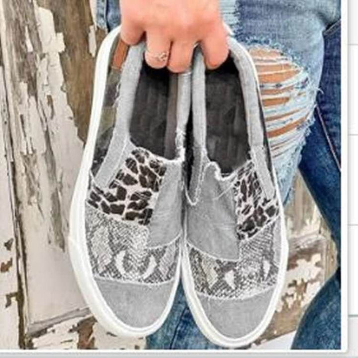 Damer modiga Slip-On Sneakers med djurtexturer Mirla-Eva Jonsson