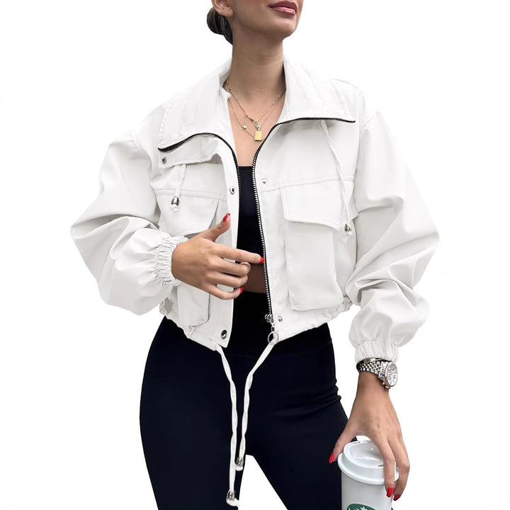 Damer modiga cropped fritidsjacka med praktiska dragsko detaljer Mirla-Eva Jonsson
