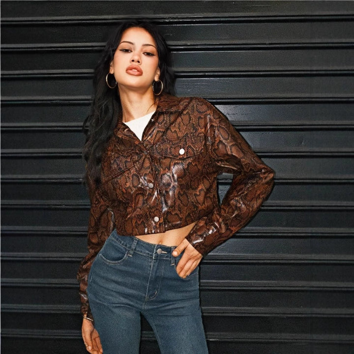 Damer modiga korta Snake-Print jacka Mirla-Eva Jonsson