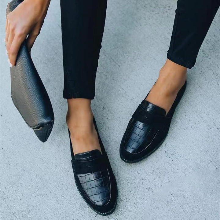 Damer modiga mokasiner i elegant krokodil-design Mirla-Eva Jonsson