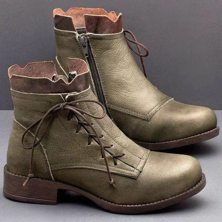 Damer modiga stövletter med lekfull snördesign Mirla-Eva Jonsson