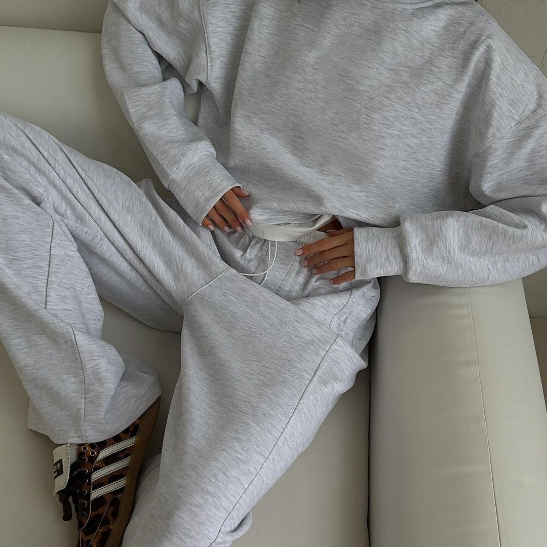 Damer modigt Cropped Sweatshirt och avslappnade vida Lounge-byxor Set Mirla-Eva Jonsson