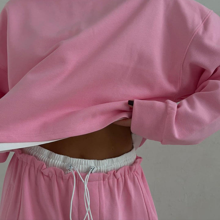 Damer modigt Cropped Sweatshirt och avslappnade vida Lounge-byxor Set Mirla-Eva Jonsson
