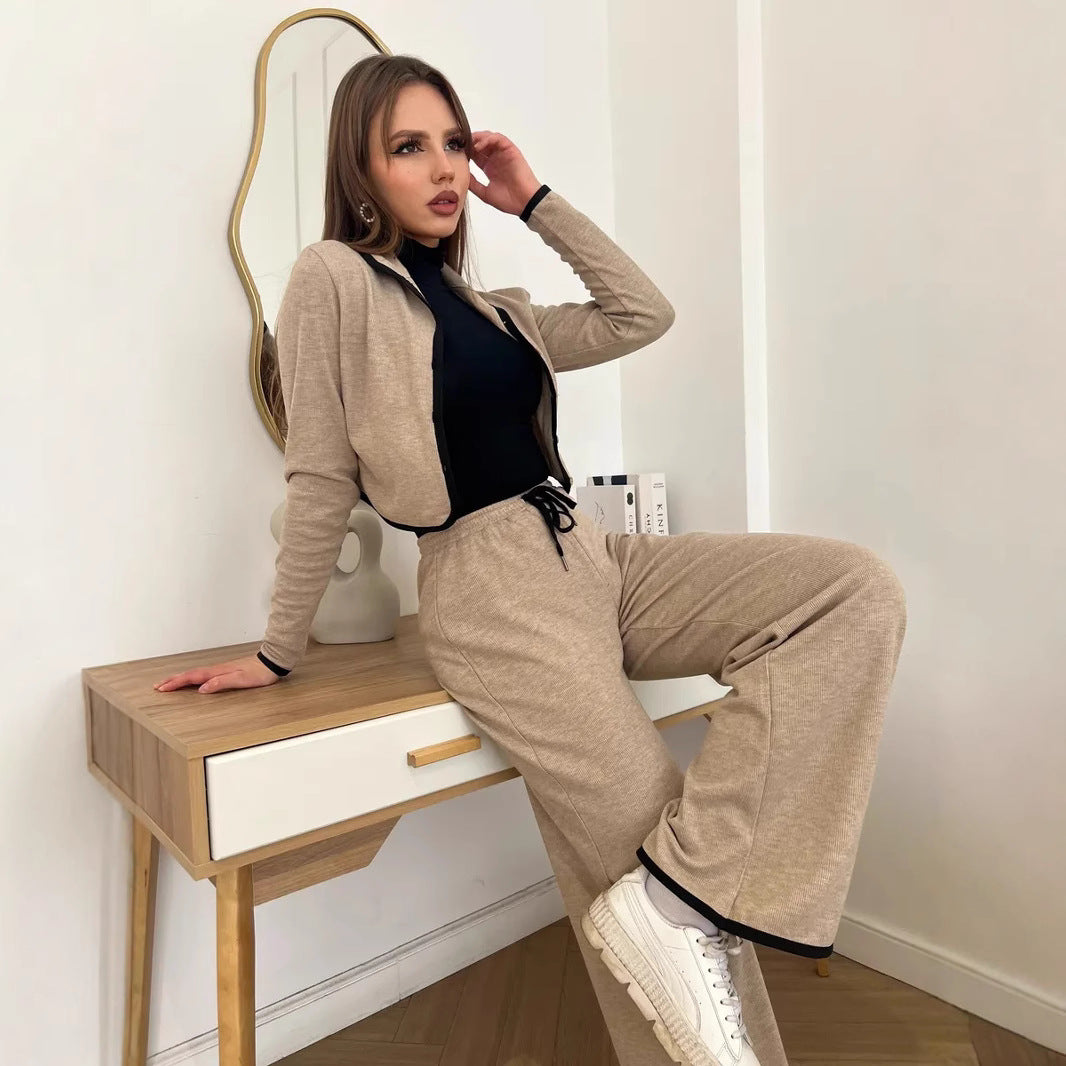 Damer modigt, cropped loungewear-set med knapplist och kontrasterande detaljer Mirla-Eva Jonsson