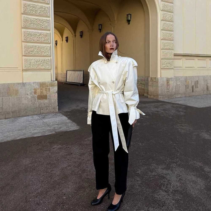 Damer modisch dubbelknäppt jacka med figursydd passform Mirla-Eva Jonsson