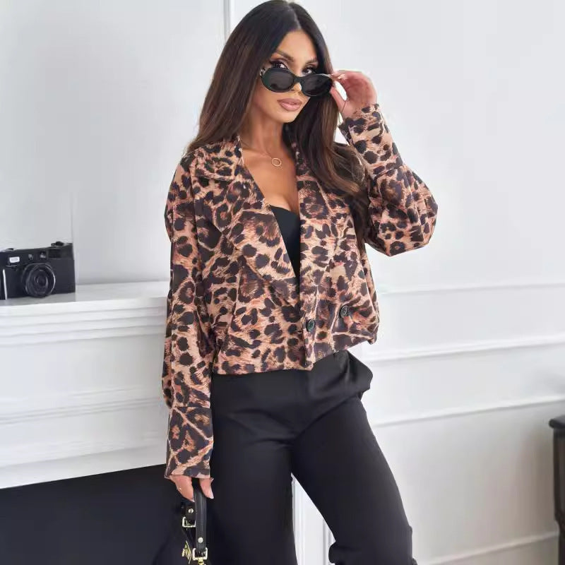 Damer modisch jacka med leopardmönster och croppad skärning Eva Jonsson-Eva Jonsson