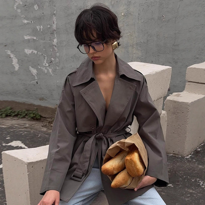 Damer modisch trenchcoat-jacka med avtagbart bälte och oversized skärning Mirla-Eva Jonsson