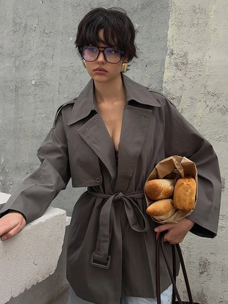 Damer modisch trenchcoat-jacka med avtagbart bälte och oversized skärning Mirla-Eva Jonsson