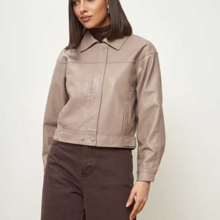 Damer modische cropped konstläderjacka med eleganta detaljer Mirla-Eva Jonsson