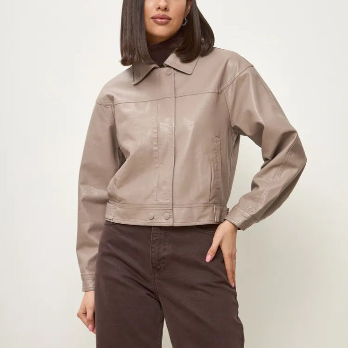 Damer modische cropped konstläderjacka med eleganta detaljer Mirla-Eva Jonsson