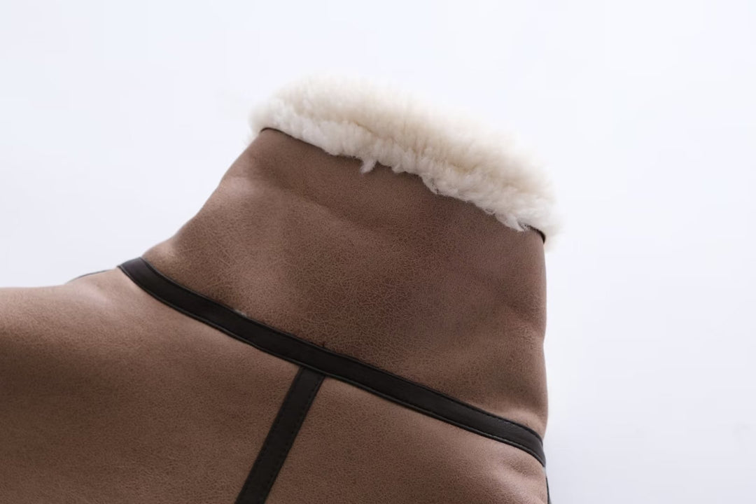 Damer modische väst med mysigt innertyg och eleganta detaljer Mirla-Eva Jonsson