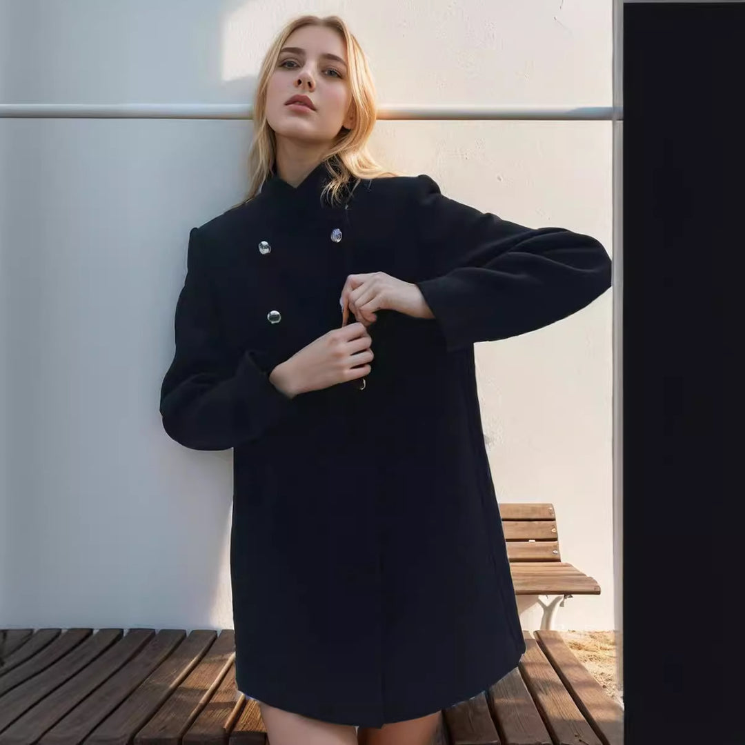 Damer modischer kort kappa med dubbel knapprad och elegant ståkrage Eva Jonsson-Eva Jonsson