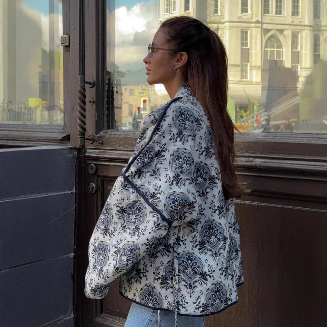Damer modisk jacka med blommönster och bälte Mirla-Eva Jonsson