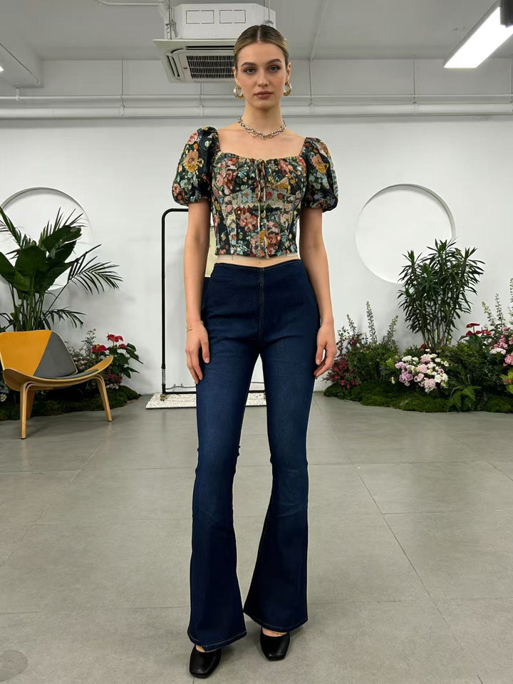 Damer modiska Flared Jeans med hög midja och bekväm passform Mirla-Eva Jonsson