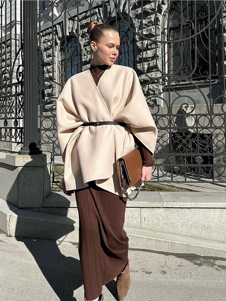 Damer modiskt Capeshirt med asymmetrisk design Mirla-Eva Jonsson