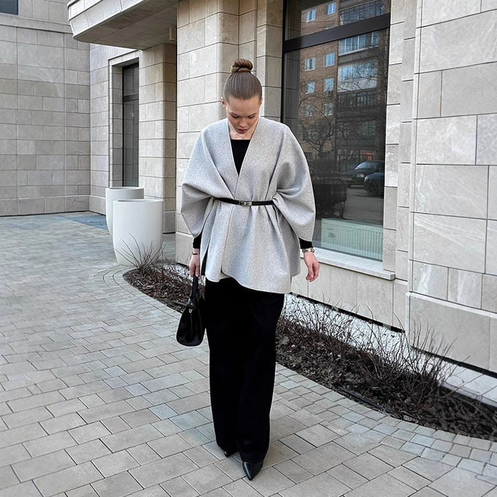 Damer modiskt Capeshirt med asymmetrisk design Mirla-Eva Jonsson