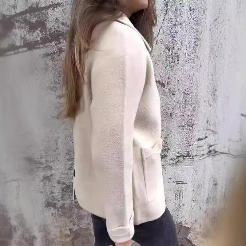Damer modiskt fleecejacka med praktiska fickor och elegant krage Mirla-Eva Jonsson