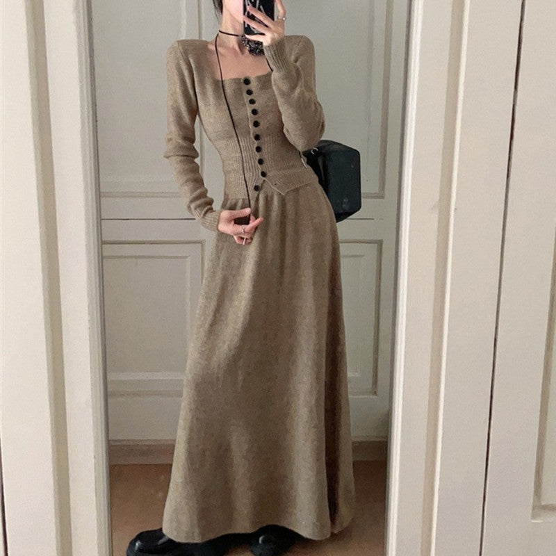 Damer modulärt stickat ensemble med knappar och vidskuren kjol Mirla-Eva Jonsson