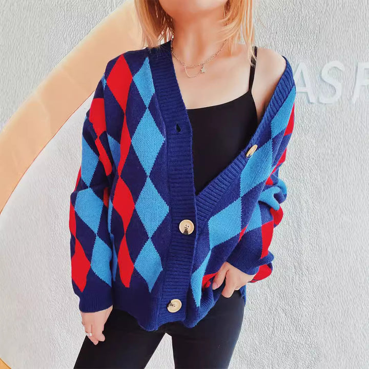 Damer mönstrad kofta i modern diamantdesign med stora knappar Mirla-Eva Jonsson