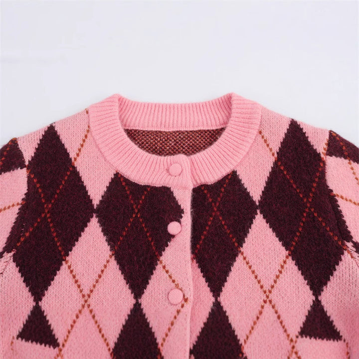 Damer mönstrad stickad cardigan med knapplister och påkostad rhombdesign Mirla-Eva Jonsson