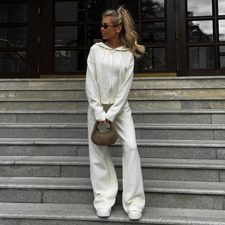 Damer mysig Sweater-byxkombination med mjukt material och hoodie Mirla-Eva Jonsson