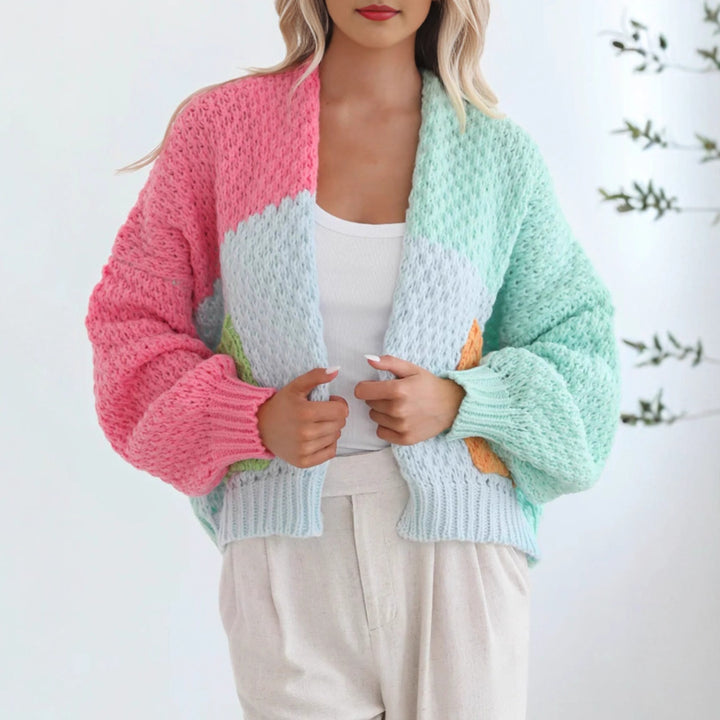 Damer mysig cardigan med oversized ärmar och färgkombination Mirla-Eva Jonsson