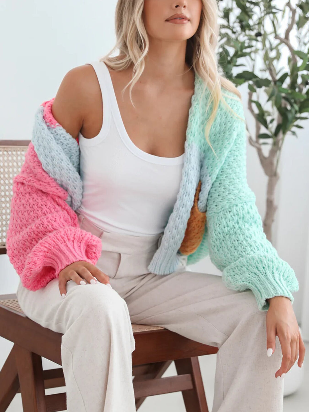 Damer mysig cardigan med oversized ärmar och färgkombination Mirla-Eva Jonsson