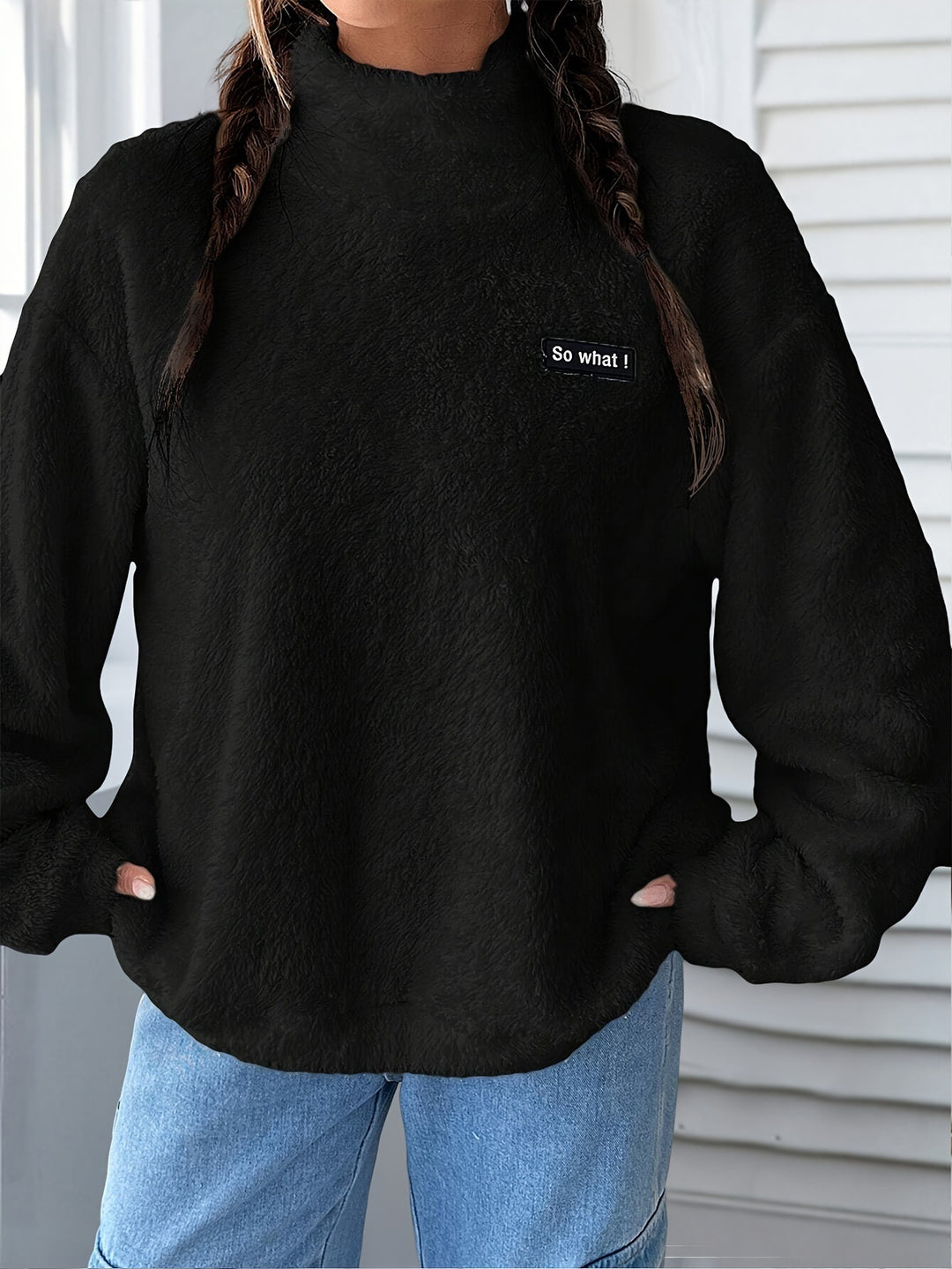 Damer mysig fleece-tröja med modernt broderimotiv Mirla-Eva Jonsson