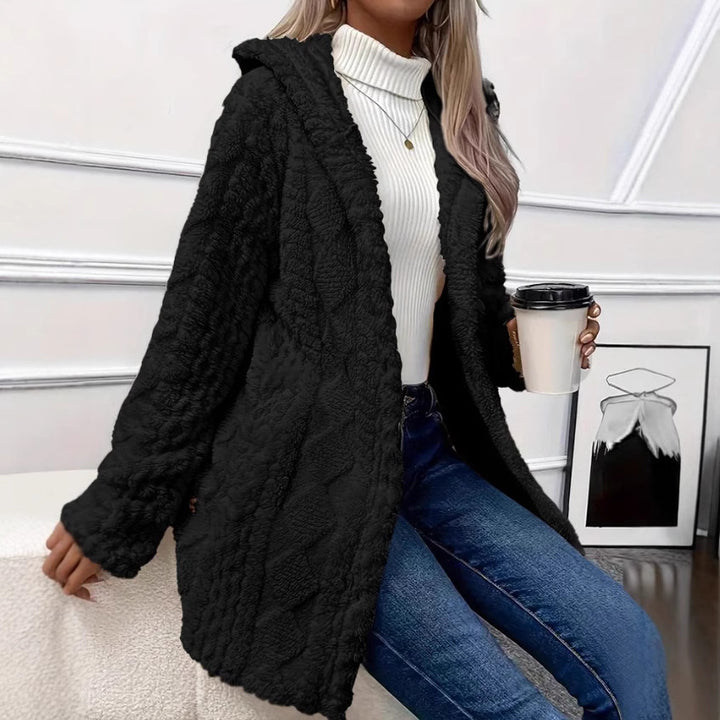 Damer mysig oversized-kappa med huva och knappslå Mirla-Eva Jonsson
