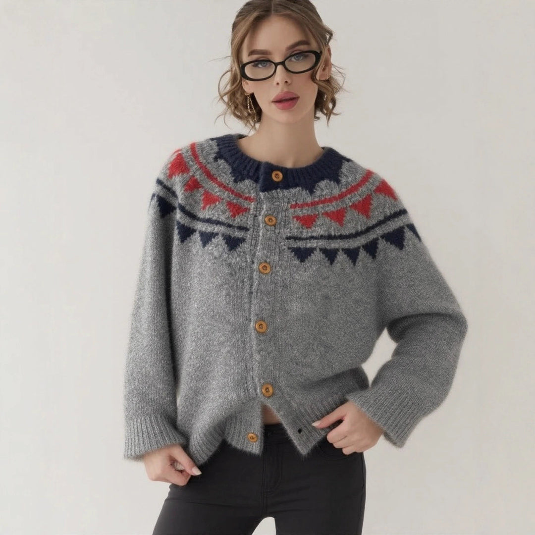 Damer mysig stickad cardigan med grafiskt norskt mönster och träknappdetaljer Mirla-Eva Jonsson