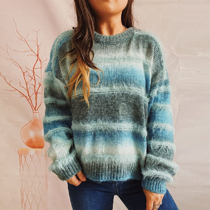 Damer mysig stickad tröja med mjuk färggradient och fluffig textur Mirla-Eva Jonsson