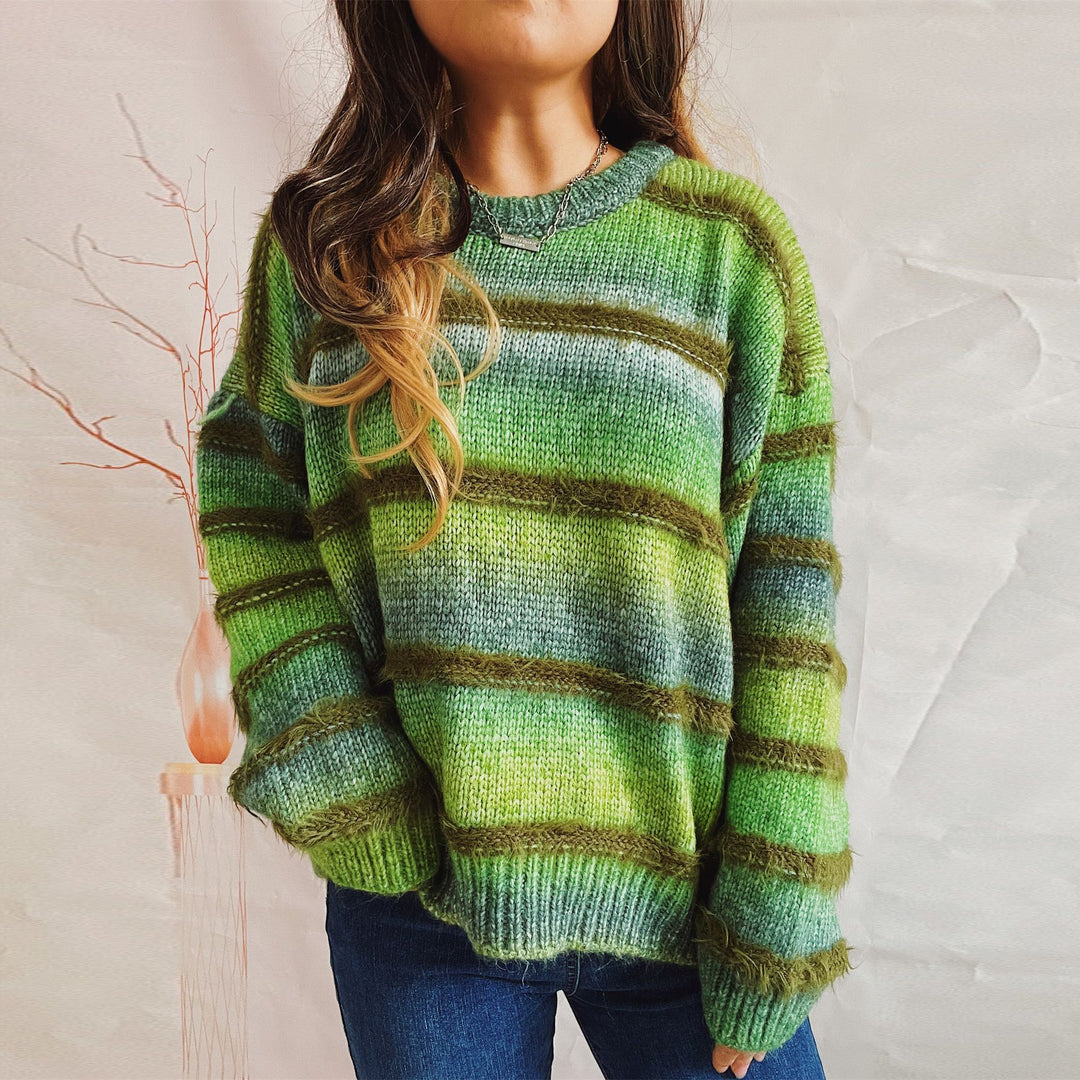 Damer mysig stickad tröja med mjuk färggradient och fluffig textur Mirla-Eva Jonsson