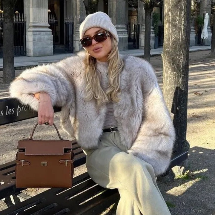 Damer mysig teddyjacka med kort snitt och smickrande design Eva Jonsson-Eva Jonsson