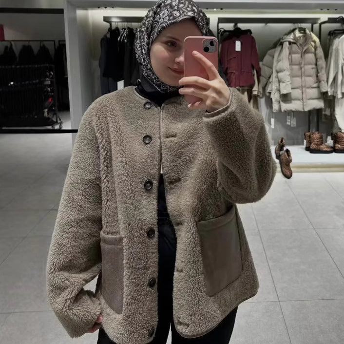 Damer mysig teddyjacka med praktiska fickor och knappstängning Mirla-Eva Jonsson