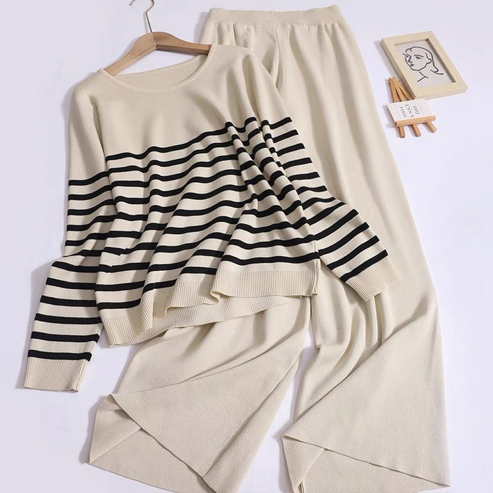 Damer mysigt stickat loungewear-set med randigt mönster Mirla-Eva Jonsson