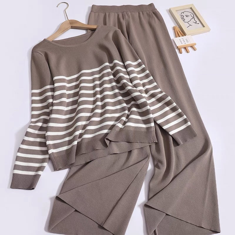 Damer mysigt stickat loungewear-set med randigt mönster Mirla-Eva Jonsson