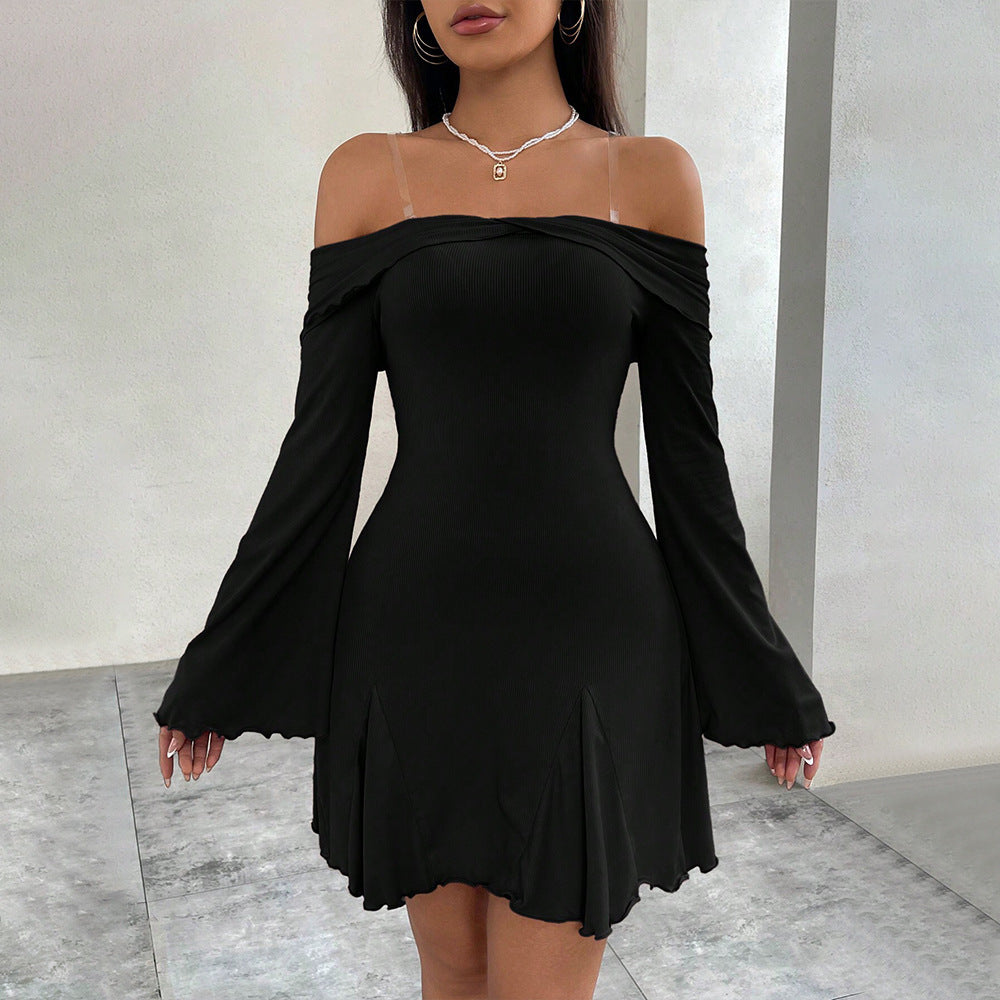 Damer off-the-shoulder mini klänning med eleganta volangärmar och trendig design Mirla-Eva Jonsson