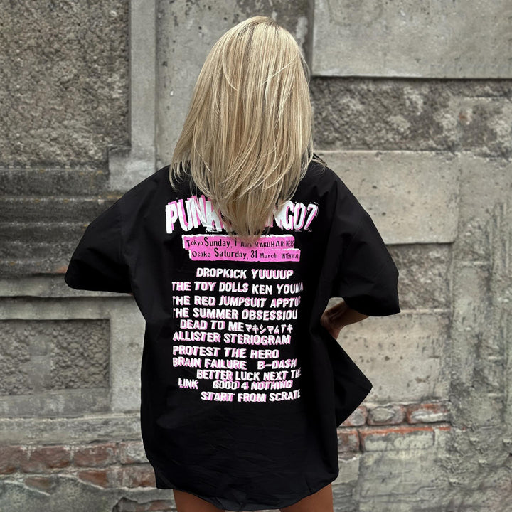 Damer oversize skjortblus med kreativ text Mirla-Eva Jonsson