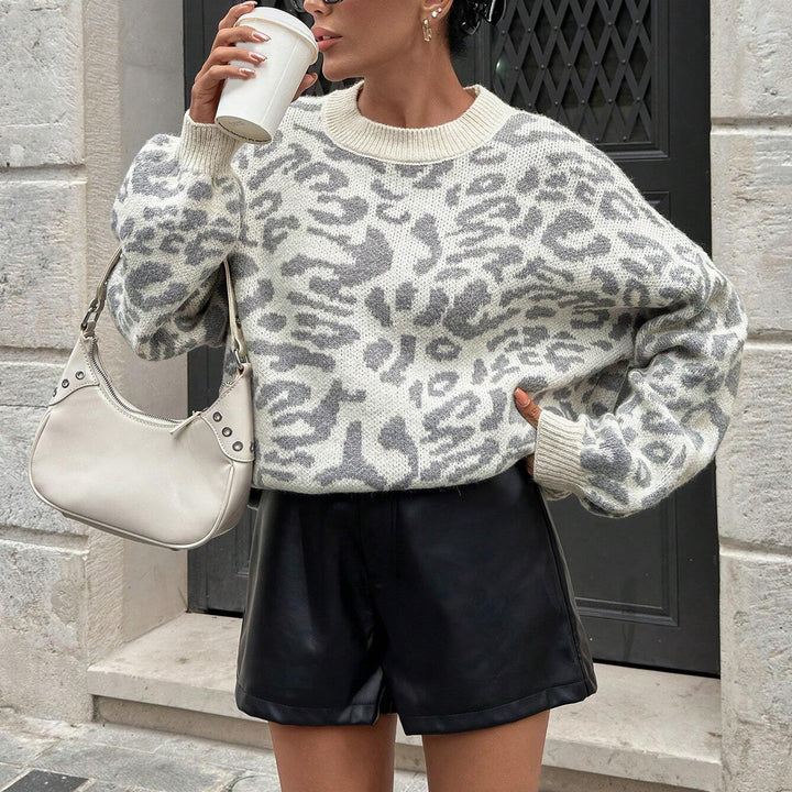Damer oversized Leo-stickad tröja Mirla-Eva Jonsson