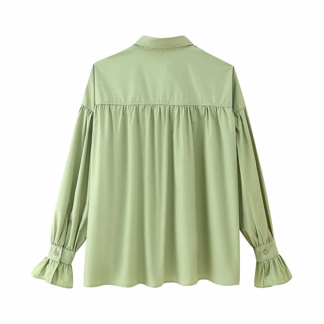 Damer oversized blus med elegant volang och klassisk krage Mirla-Eva Jonsson
