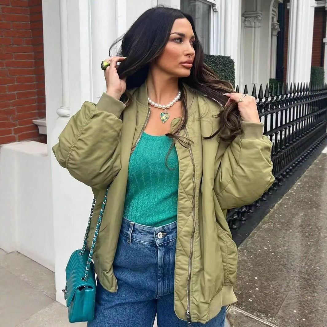 Damer oversized bomberjacka med tekniska detaljer och praktiska fickor Mirla-Eva Jonsson