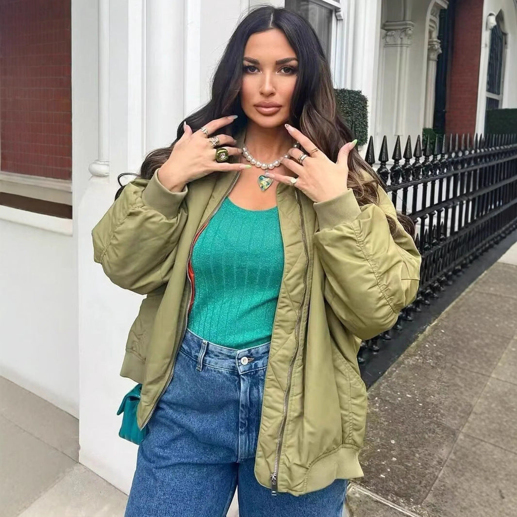 Damer oversized bomberjacka med tekniska detaljer och praktiska fickor Mirla-Eva Jonsson