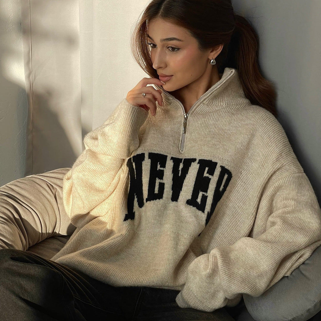 Damer oversized hoodie med framträdande text Mirla-Eva Jonsson