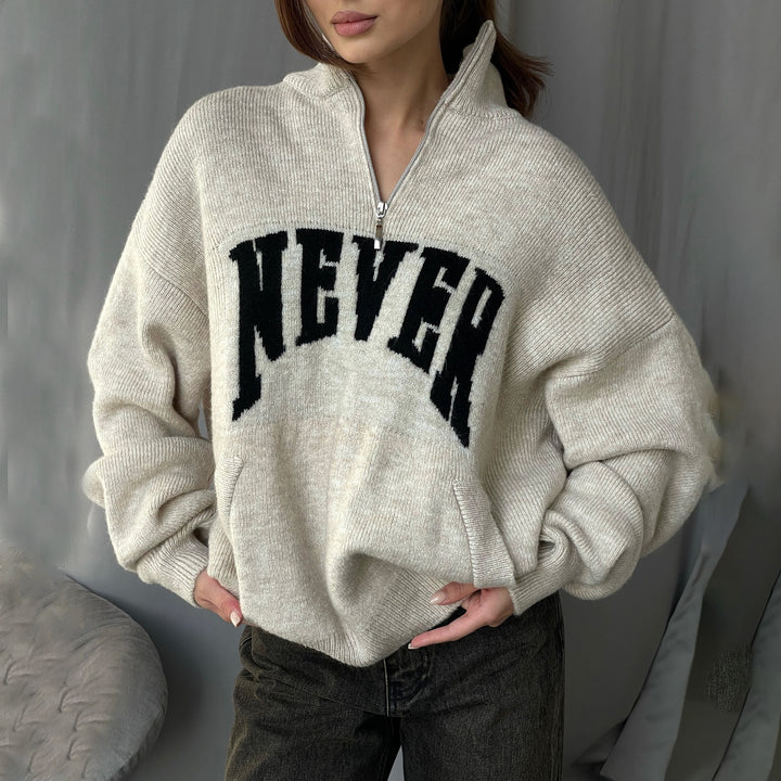 Damer oversized hoodie med framträdande text Mirla-Eva Jonsson