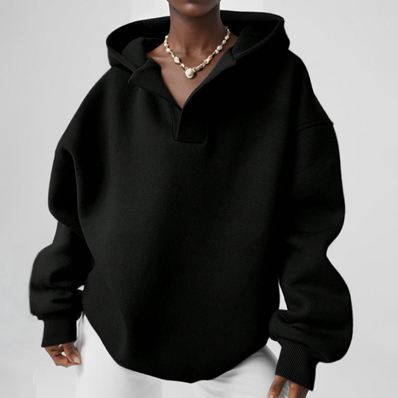 Damer oversized hoodie med innovativ krage Mirla-Eva Jonsson